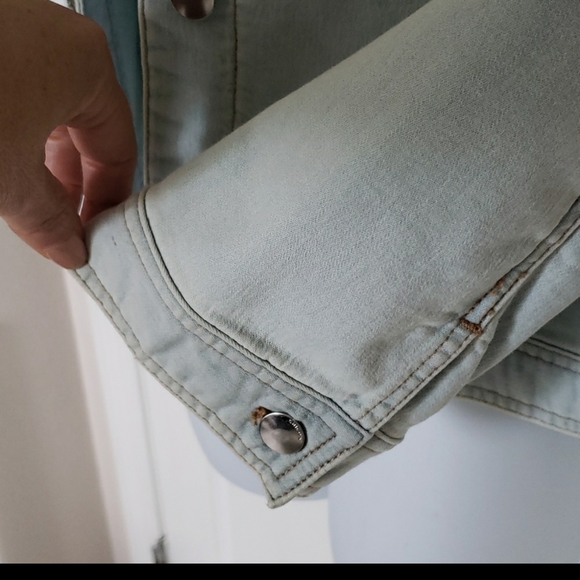 CHICO'S SOFT DENIM JACKET - Picture 2 of 5